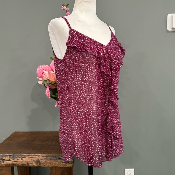 Smart Set Tank Top - Picture 2 of 10